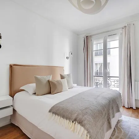 Beautiful - 2bd - 4p - Arc De Triomphe Apartment